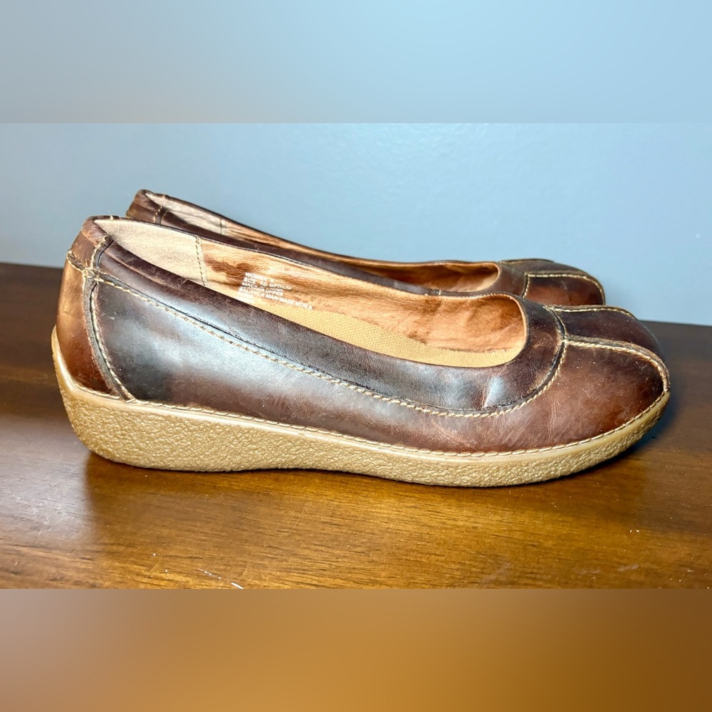 Women’s Duluth Trading Co. Andina Skimmer slip-ons - brown leather - size 10